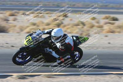 media/Jan-10-2025-CVMA Friday Practice (Fri) [[489e0da257]]/Group 4 and Trackday/Session 2 (Turn 4 Inside)/